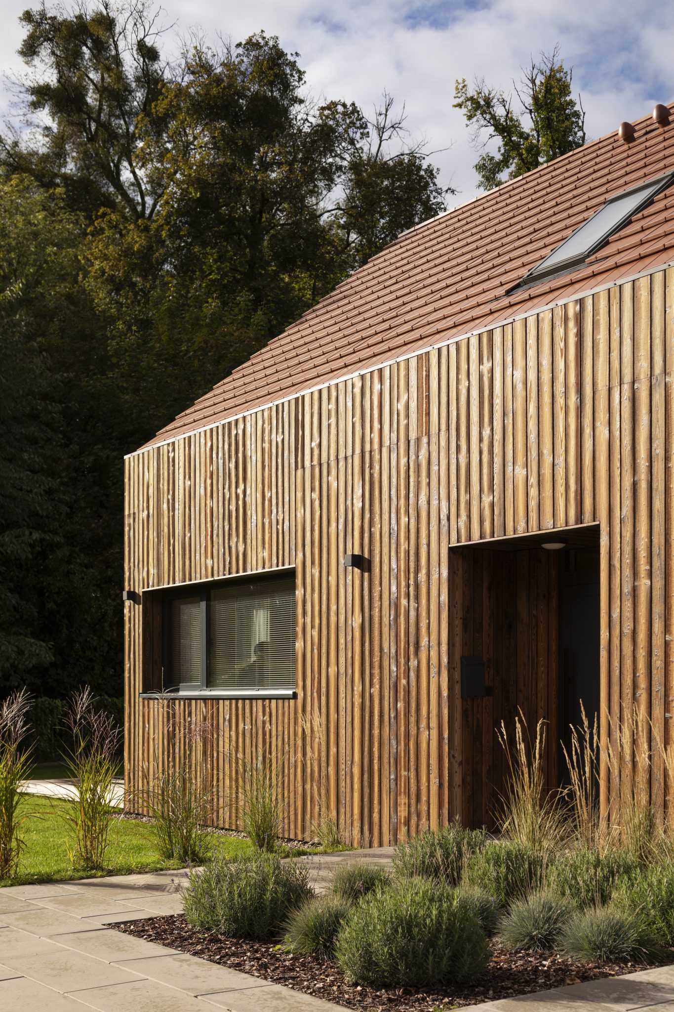 Understanding UK Building Regulations for Fire-Rated Wooden Cladding